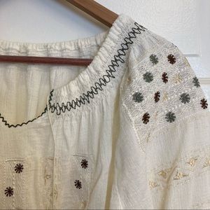 Ukrainian like folk peasant embroidered blouse tassels geo floral M